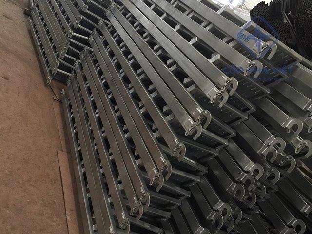 Phân Tích Rủi Ro & Lợi Ích Dài Hạn Khi Đầu Tư Đúng Cách Vào Thang Giàn Giáo