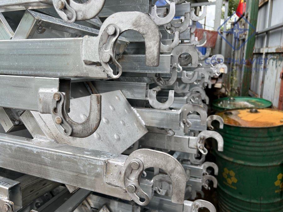 Tại Sao CÔNG TY TNHH PHỤ KIỆN VÀ CỐP PHA VIỆT Là Đối Tác Tin Cậy Hàng Đầu Về Thang Giàn Giáo tại Việt Nam