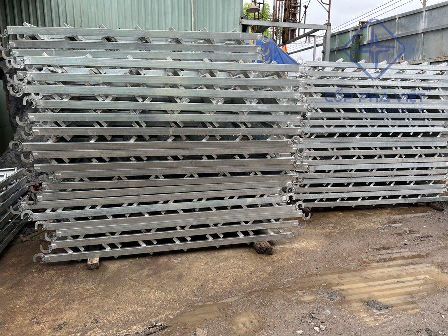 Tiêu Chí Vàng Lựa Chọn Thang Giàn Giáo AN TOÀN TUYỆT ĐỐI: Chất Lượng và Kiểm Định