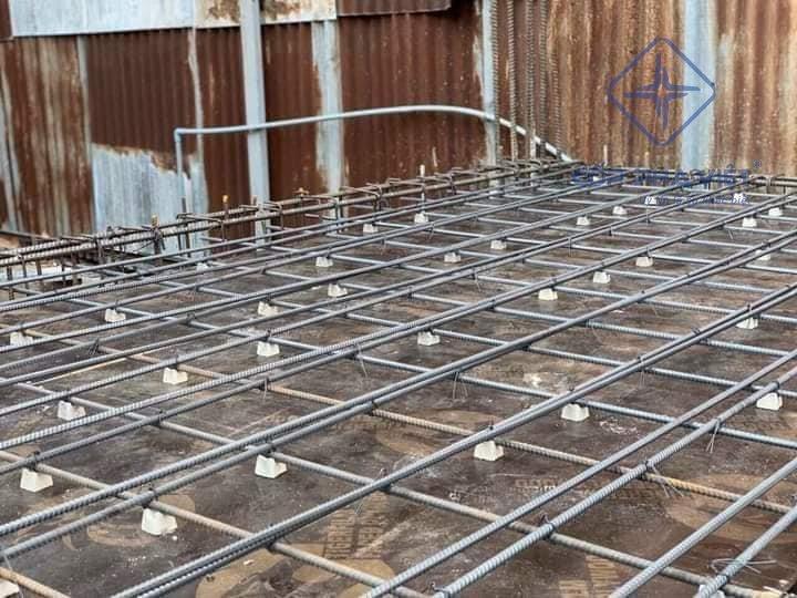 Xây nhà 100m2 cần dùng thực tế bao nhiêu con kê bê tông và dùng loại nào?