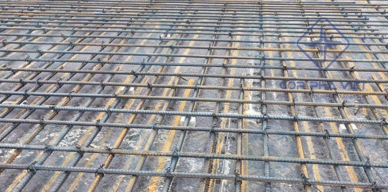 Khoảng cách con kê bê tông sàn: Định mức bao nhiêu là đủ