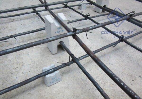 Tại sao nên chọn con kê bê tông mác cao thay vì vật liệu tự chế