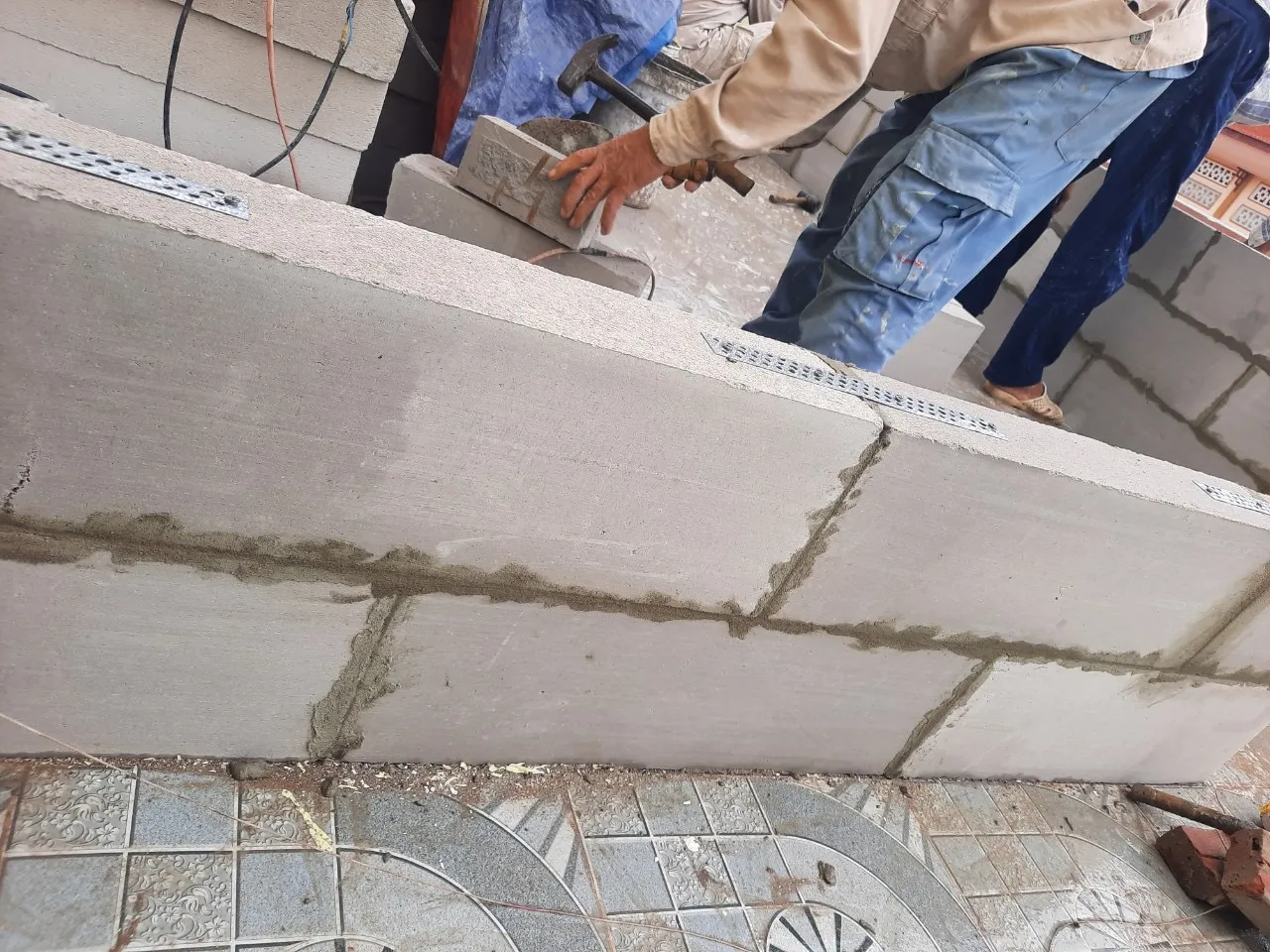 Thép Râu Thực Tế