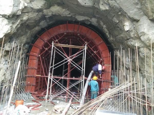 Cách Lựa Chọn Loại Cốp Pha Phù Hợp Với Dự Án Hầm Chui