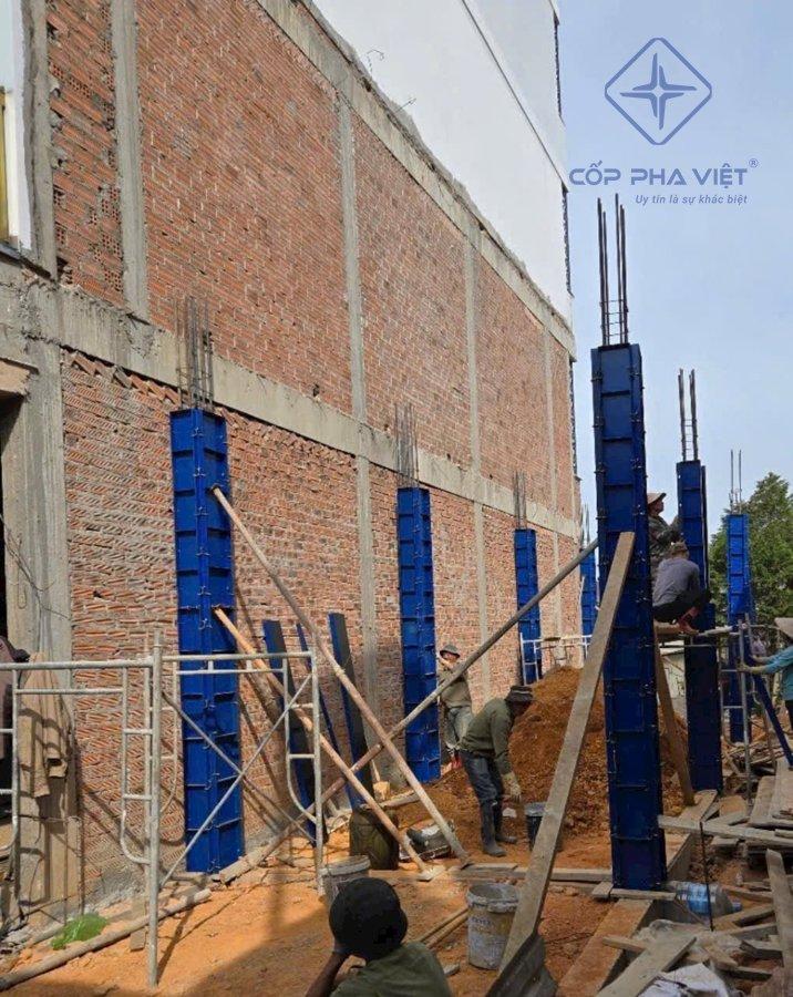 Ứng Dụng và Lợi Ích Khi Sử Dụng Cốp Pha Cột Vuông Tại Cốp Pha Việt
