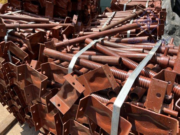 Giải Mã "Chất Lượng": Các Tiêu Chí Vàng Để Nhận Biết Kích Tăng Giàn Giáo Hoàn Hảo