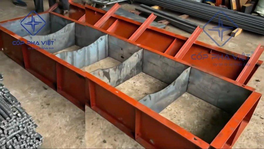 Cốp Pha Gối Cống (Cốp Pha Đế Cống) Cốp Pha Gối Cống – Giải Pháp Đột Phá Cho Nền Móng Vững Chắc