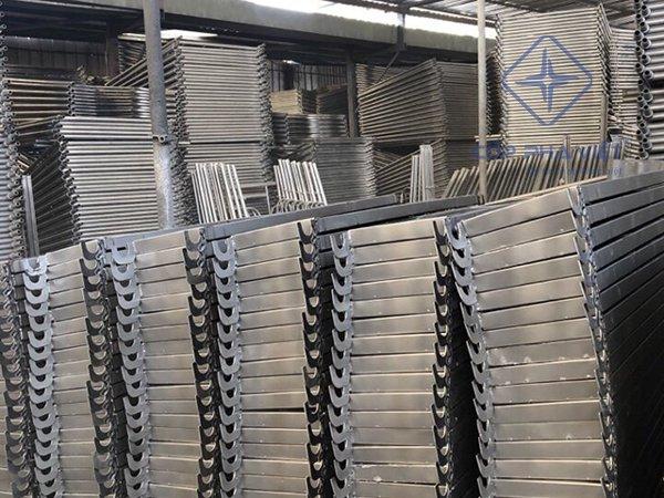Các Yếu Tố "Vàng" Quyết Định Chất Lượng Một Chiếc Mâm Giàn Giáo: Bí Quyết Từ Chuyên Gia