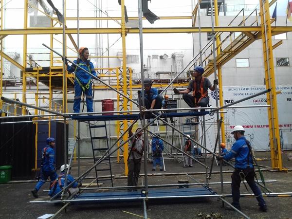 Tầm Quan Trọng Của Quy Định Kiểm Định Giàn Giáo Trong Xây Dựng