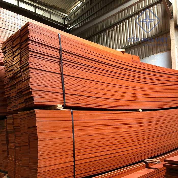 Ván coppha đỏ vs Ván coppha đen: Tính năng và ứng dụng